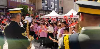 Silopi'de 23 Nisan kutlamalarında bando konseri