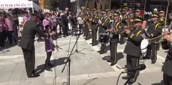 Silopi'de askeri bandodan konser