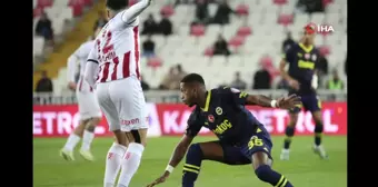 Trendyol Süper Lig: Sivasspor 0 - Fenerbahçe 1 (İlk yarı)