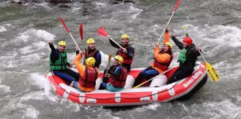 Düzce'de Turizm Haftası Etkinlikleri Kapsamında Protokol Üyeleri Rafting Yaptı