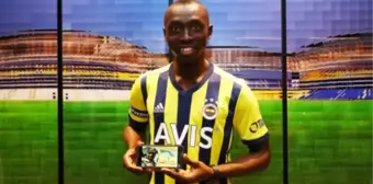 Eski Fenerbahçe yıldızı Papiss Cisse kaç TL'ye futbol oynuyor?