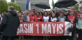 Taksim'de 'Kanlı 1 Mayıs' Anması... Arzu Çerkezoğlu: 'Herkesi Bir Elinde Karanfil, Diğerinde Aym Kararıyla Taksim'e Yürümeye Çağırıyoruz'