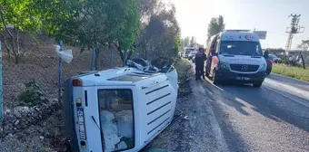 İzmir'de Otomobil Çarpışması: 4 Yaralı