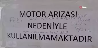 Bozulan asansörün üzerindeki komik diyalog dikkat çekti