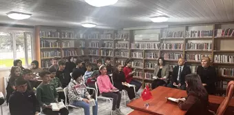 Laçin Kaymakamı öğrencilerle kütüphanede kitap okudu