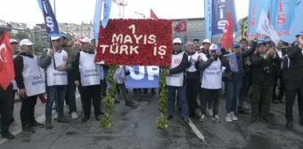 TÜRK-İŞ ve Sendikalar 1 Mayıs'ta Kazancı Yokuşu'na karanfil bıraktı