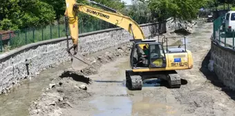 Çınarlı Dere'nin taban betonlama çalışmaları hızlandırılıyor