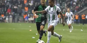 Sakaryaspor, Kocaelispor'u 2-0 yenerek play-off finaline yükseldi