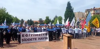 Tavşanlı'da Öğretmenler İstanbul'daki Şiddet Olayını Protesto Etti