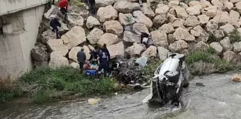 Erzincan'da Dereye Devrilen Otomobilde 1 Kişi Hayatını Kaybetti