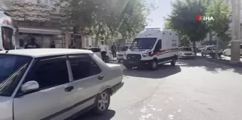 Elazığ'da iki otomobil çarpıştı: 3 yaralı