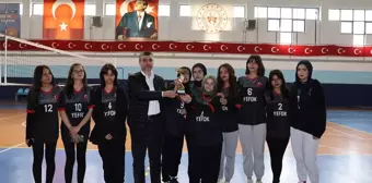 Yahyalı'da Liseler Arası Kızlar Voleybol Turnuvası Düzenlendi