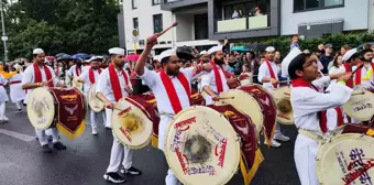 Berlin Kültürler Karnavalı Renkli Görüntülere Sahne Oldu