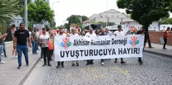 Akhisar Romanlar Derneği 'uyuşturucuya hayır' yürüyüşü düzenledi