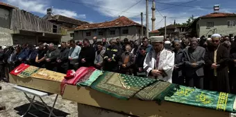 Burdur'da Nişan Törenine Giderken Kaza: Gelin Adayı ve Kardeşinin Cenazeleri Toprağa Verildi