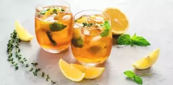 Soğuk çay nasıl yapılır? Evde şeftalili ve limonlu ice tea yapımı