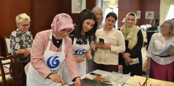 Türk Ebru Sanatı Bakü Büyükelçiliğinde Tanıtıldı