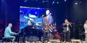 Antalya Akra Caz Festivali'nde Kerem Görsev sahne aldı