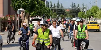 Eskişehir'de 'Temiz Hava İçin Otomobilsiz Bir Gün' Temalı Bisiklet Turu Düzenlendi