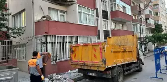 İstanbul'da korku dolu anlar: 4 katlı binanın balkonu çöktü