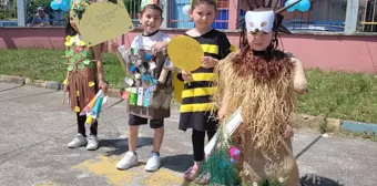 Samsun'da Minik Öğrencilerden Atık Malzemelerle Defile