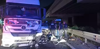 Adana'da Tırla Çarpışan Otomobilde 1 Kişi Hayatını Kaybetti