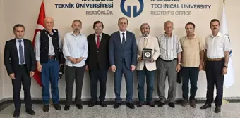 Avrasya Basın Yayın Birliği Trabzon Şube Başkanı KTÜ Rektörü Prof. Dr. Hamdullah Çuvalcı'yı ziyaret etti