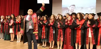 KAÜ Veteriner Fakültesi Mezuniyet Töreninde Depremde Hayatını Kaybeden Öğrencinin Diploması Verildi