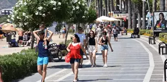 Muğla sahillerinde bayramın ikinci gününde de hareketlilik sürüyor