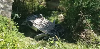 Safranbolu'da tarihi köprüden uçan otomobilde 3 kişi yaralandı