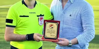 Elazığ futboluna uzun yıllar hizmet veren iki hakem jübile maçlarıyla düdüklerini astı