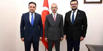 AK Parti Manisa Milletvekilleri Ulaştırma ve Altyapı Bakanı Abdulkadir Uraloğlu'nu ziyaret etti