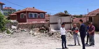 Aslanapa Kaymakamı Dere Köy Camii'nde İncelemelerde Bulundu