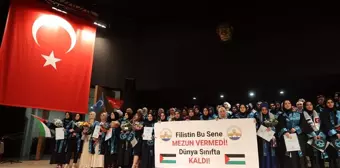 Trakya Üniversitesi İlahiyat Fakültesi mezuniyet töreninde öğrenciler İsrail'e tepki gösterdi