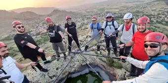 Kırşehirli Dağcılar Gönül Dağı'na Türk Bayrağı Dikti