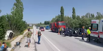 Sivas'ta kamyonetle otomobil çarpıştı: 1 ölü, 5 yaralı