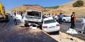 Adıyaman'da Kamyon ile Otomobil Çarpıştı: 3 Kişi Yaralandı