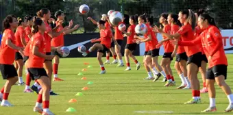 A Milli Kadın Futbol Takımı İsviçre ve Macaristan maçlarına hazırlanıyor