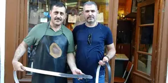 Tavşanlı'da Maden İşçisi Deri Kemer Yapımıyla Sanat ve Zanaatı Birleştiriyor