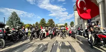 Düzce'de 400 motosikletli 15 Temmuz Demokrasi ve Milli Birlik Günü'nde şehir turu yaptı