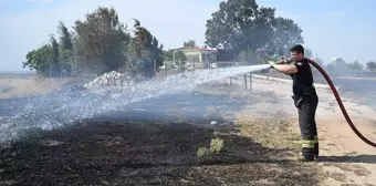 Edirne'de biçilmiş buğday tarlasından çıkan yangın söndürüldü