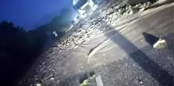 Giresun'da Sağanak Yağış Nedeniyle Yol Kapandı