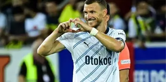 Herkes onu konuşuyor! Edin Dzeko'dan tarihe geçen hat-trick