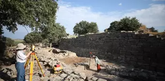 Troya Antik Kenti'nde Troya Savaşı'nın tahribat izlerine ulaşma çalışmaları devam ediyor