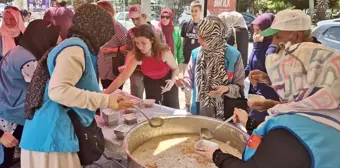 Turgutlu'da Muharrem Ayı Dolayısıyla Vatandaşlara Aşure İkram Edildi