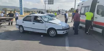 Afyonkarahisar'da Otomobil Çarpışması: 3'ü Çocuk 7 Kişi Yaralandı