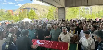 Erzurum'da ambulans kazasında hayatını kaybeden sağlık personelleri son yolculuğuna uğurlandı