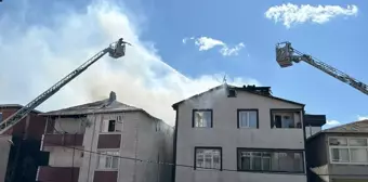 Sultanbeyli'de Bitişik Binalarda Çıkan Yangın Hasara Yol Açtı