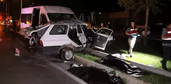 Denizli'de işçi minibüsü ile otomobil çarpıştı: 2 ölü, 10 yaralı