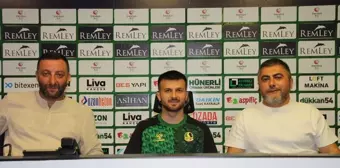 Sakaryaspor, Murat Cem Akpınar'ı yeniden kiraladı